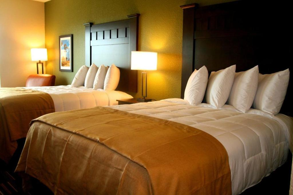 Comfort Inn & Suites Beeville, TX 7/15