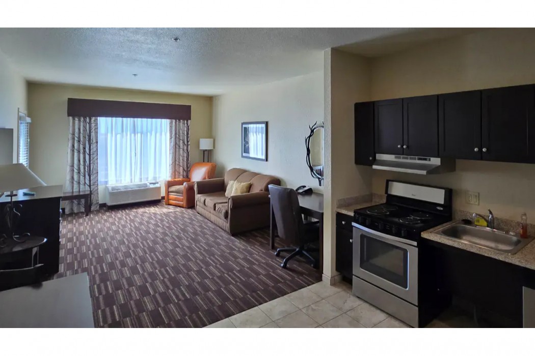 Comfort Inn & Suites Beeville, TX 4/15