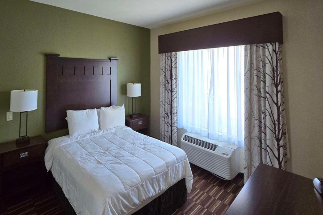Comfort Inn & Suites Beeville, TX 9/15