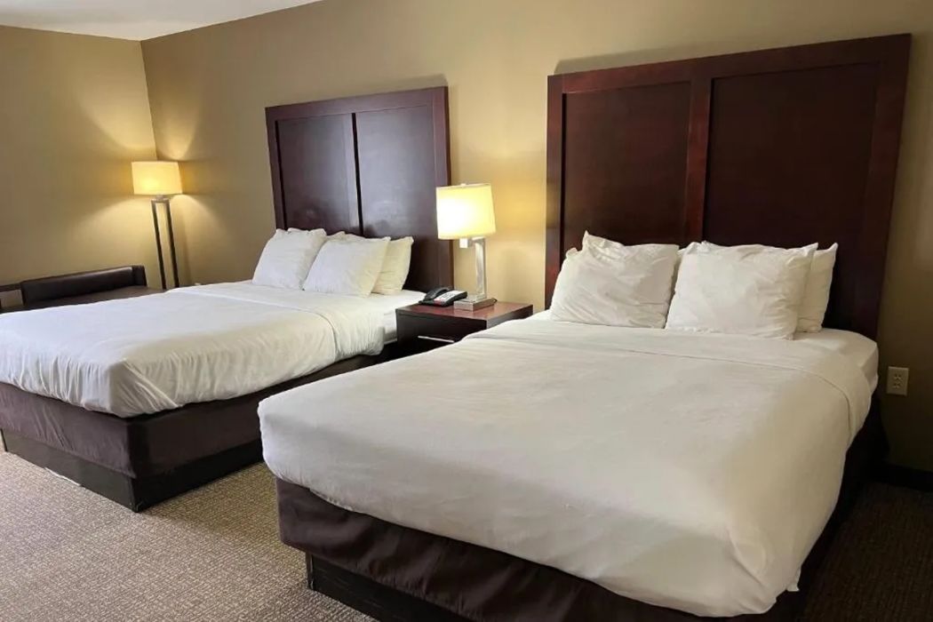 Days Inn & Suites by Wyndham Manheim Lebanon 12/26