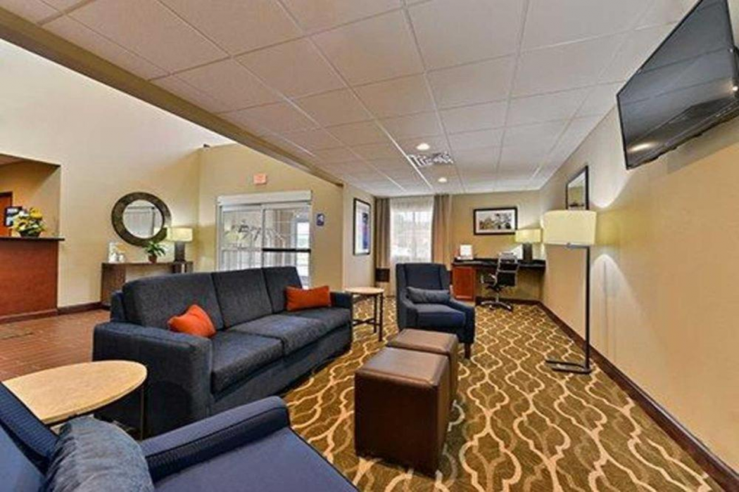 Days Inn & Suites by Wyndham Manheim Lebanon 6/26