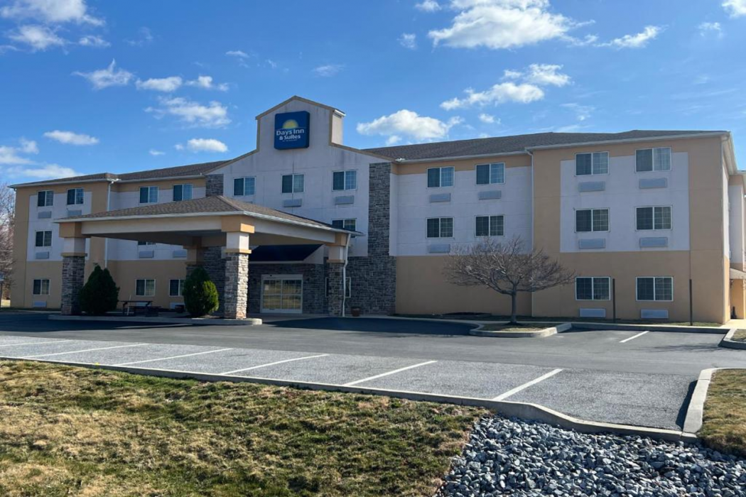 Days Inn & Suites by Wyndham Manheim Lebanon 2/26