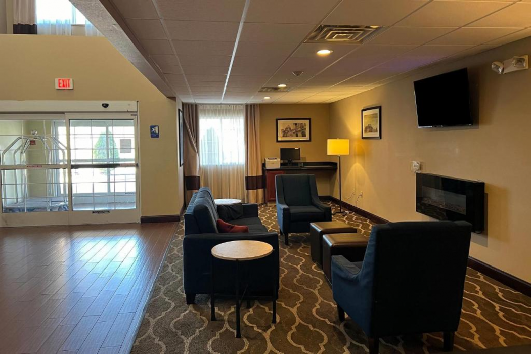 Days Inn & Suites by Wyndham Manheim Lebanon 4/26