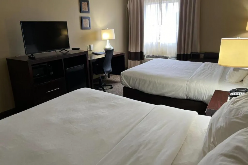 Days Inn & Suites by Wyndham Manheim Lebanon 10/26