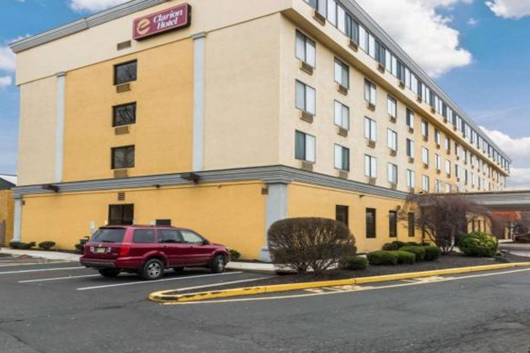 Clarion Hotel Somerset - New Brunswick, NJ 3/33