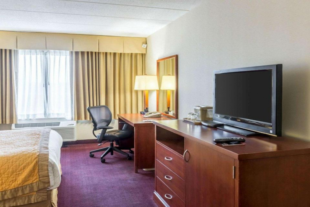 Clarion Hotel Somerset - New Brunswick, NJ 13/33