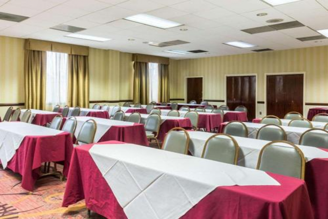 Clarion Hotel Somerset - New Brunswick, NJ 16/33