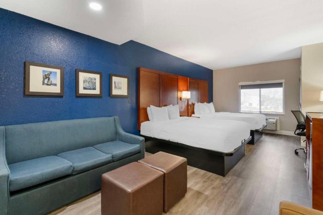 Comfort Suites West Jacksonville, FL 11/35