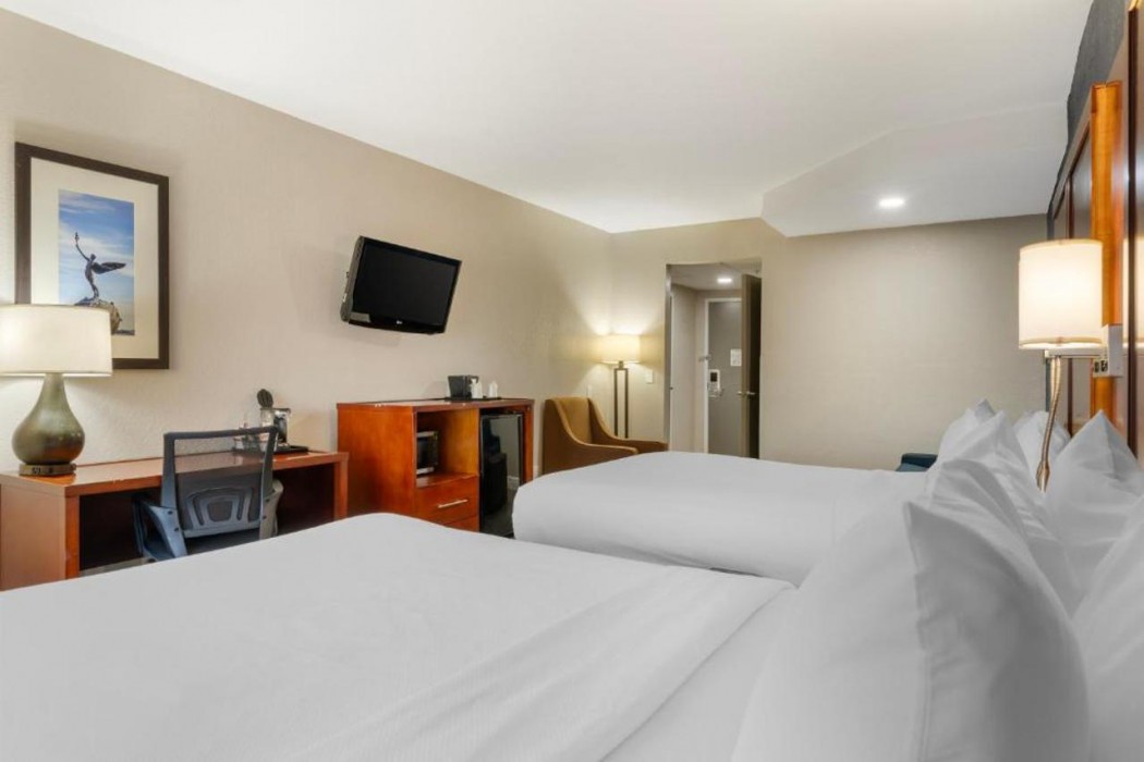 Comfort Suites West Jacksonville, FL 12/35
