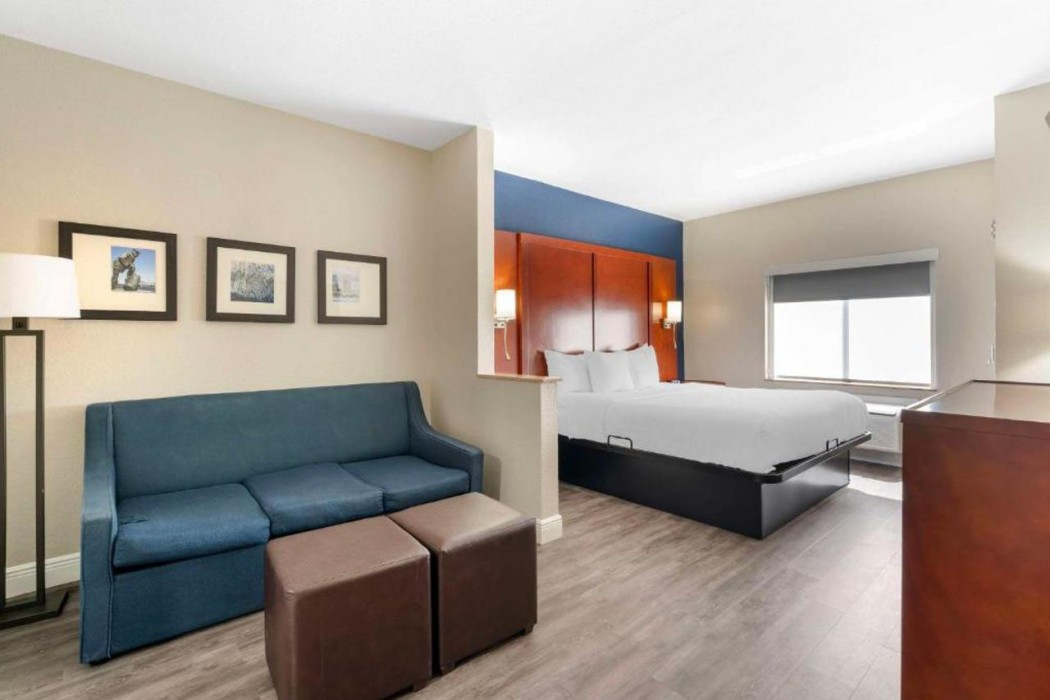 Comfort Suites West Jacksonville, FL 14/35