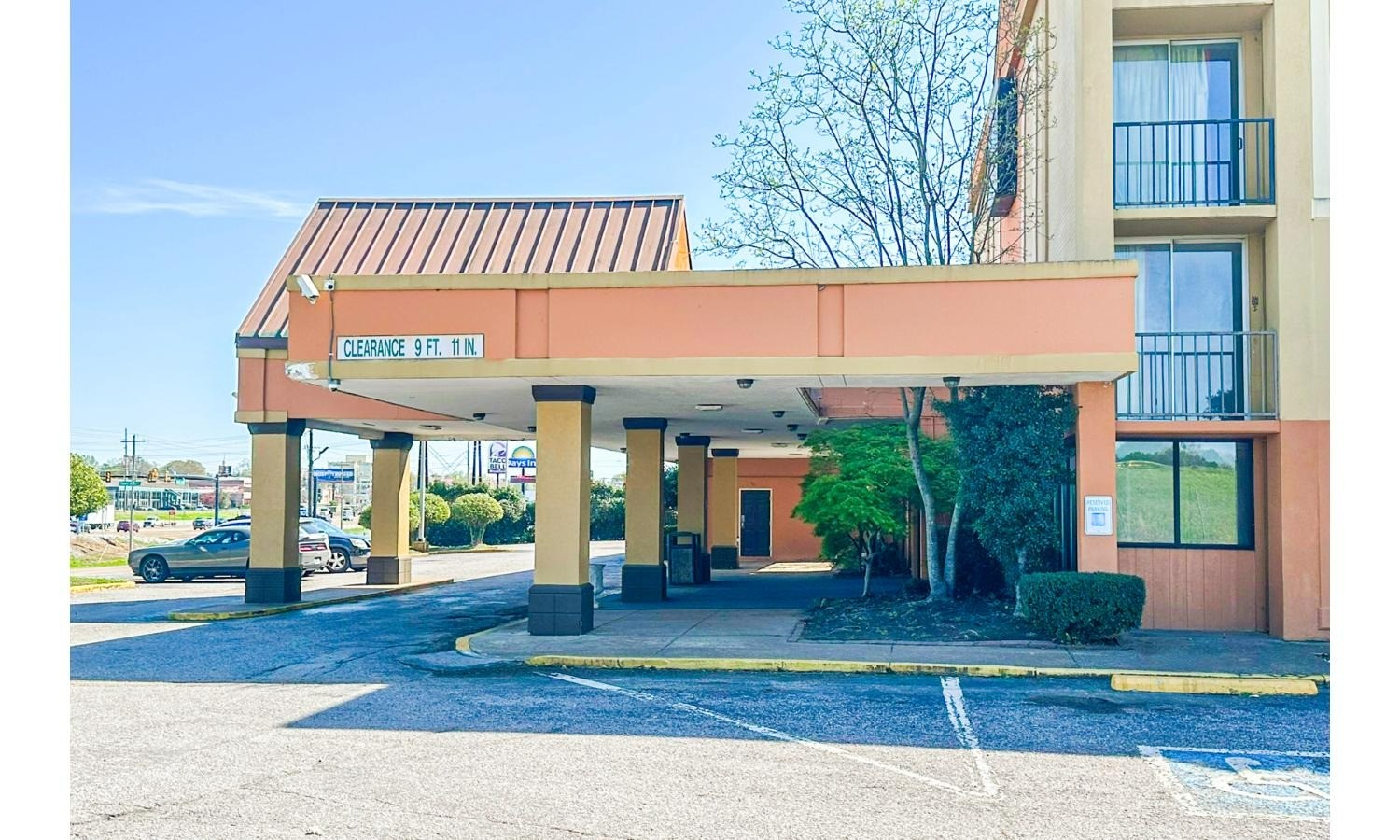 Jackson Hotel And Convention Center 11/80