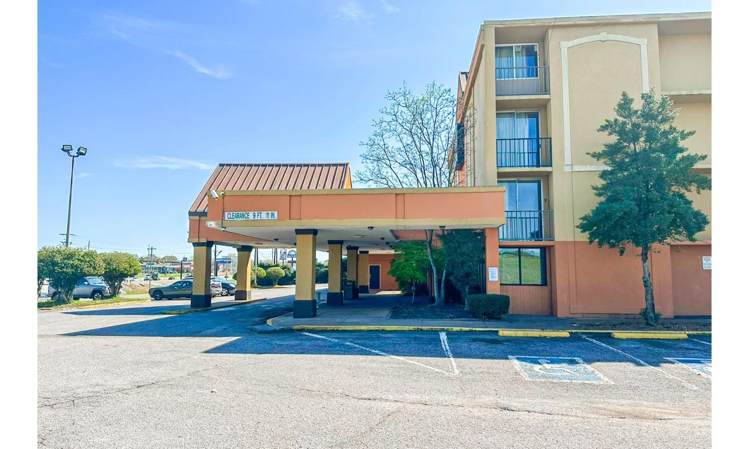 Jackson Hotel And Convention Center 9/80