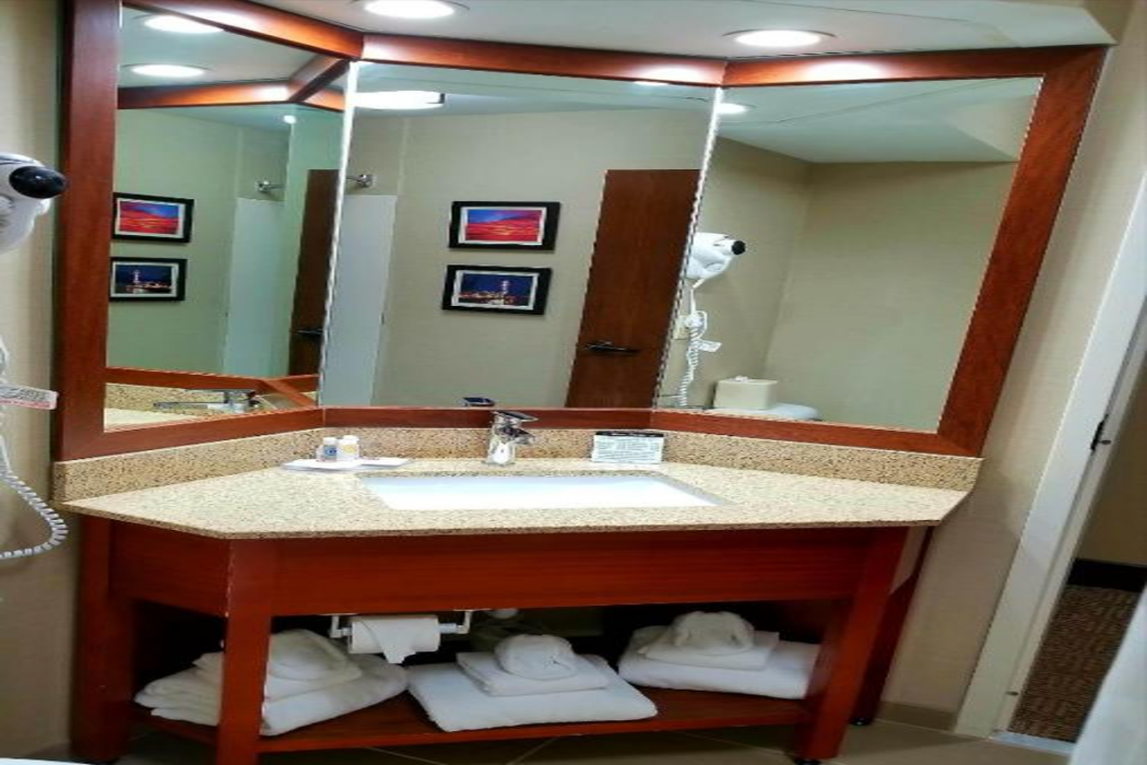 Comfort Inn Erie - Near Presque Isle 11/13