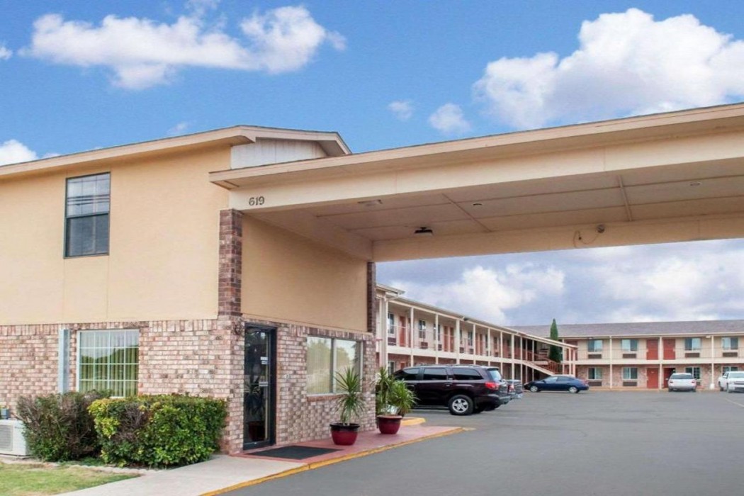 Econo Lodge Hobbs 2/25