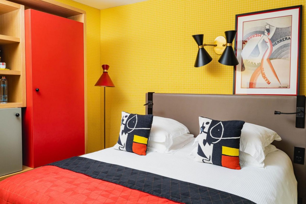 Artus Hotel 12/71