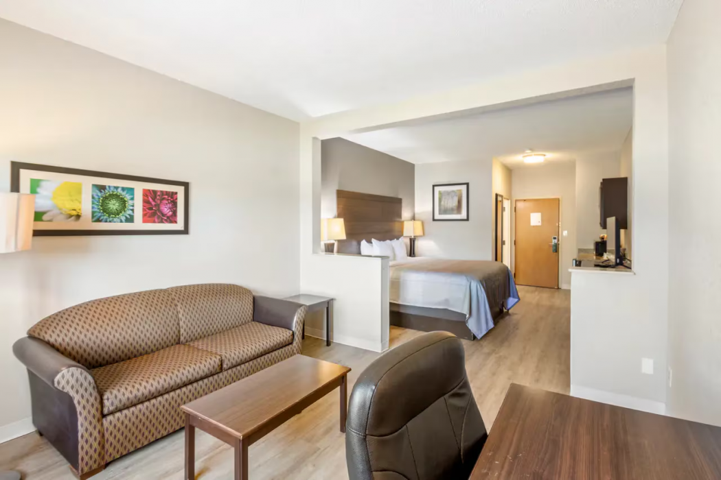 Quality Suites Hickory South 2/6