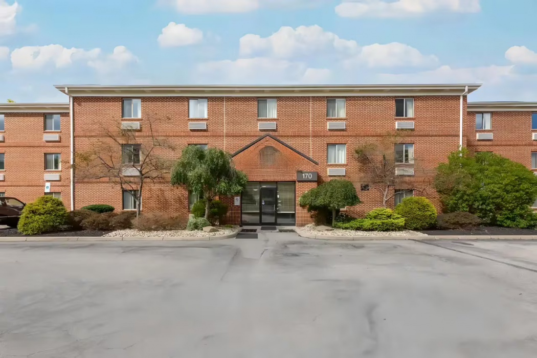 Suburban Studios Copley Akron West 1/59