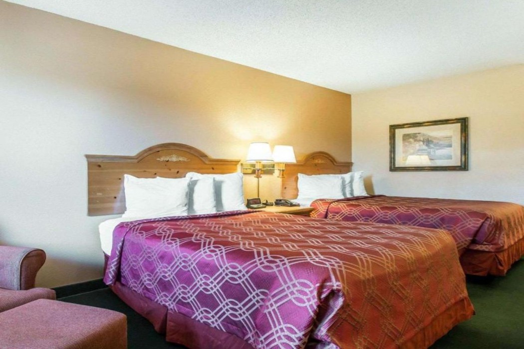 Econo Lodge Springfield I-44 8/29