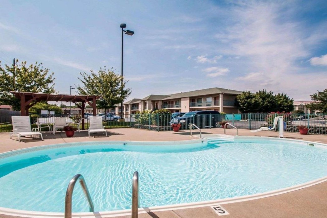 Econo Lodge Springfield I-44 16/29