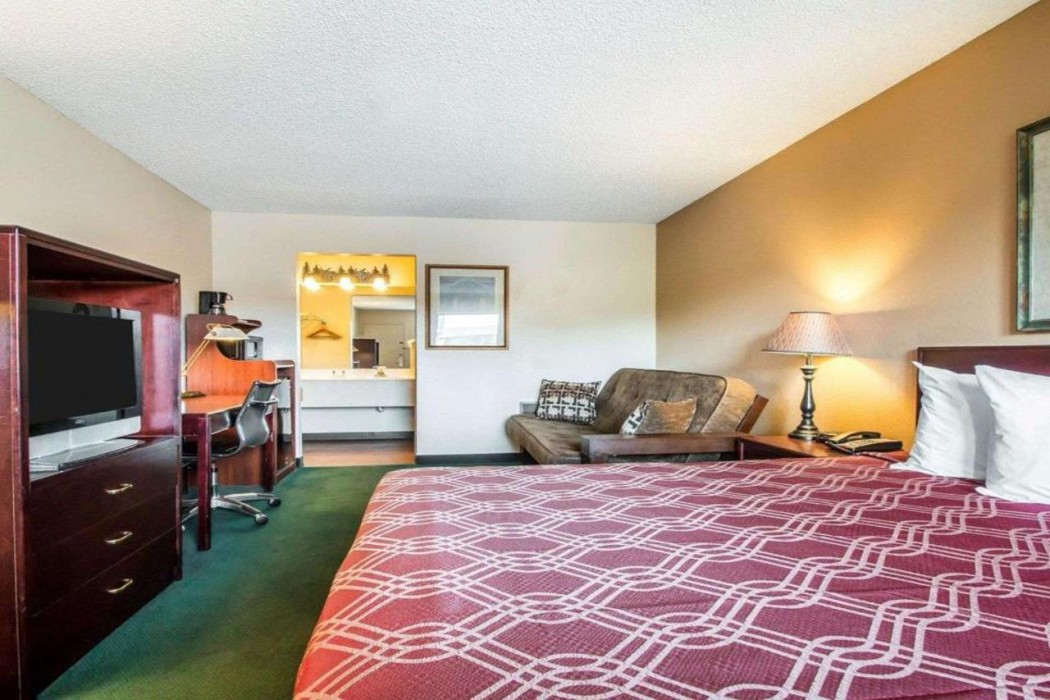 Econo Lodge Springfield I-44 13/29