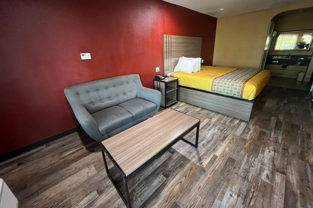 Baymont by Wyndham Manteca 8/24