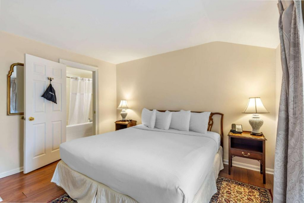 The William Fell Baltimore, Tapestry Collection by Hilton 12/52