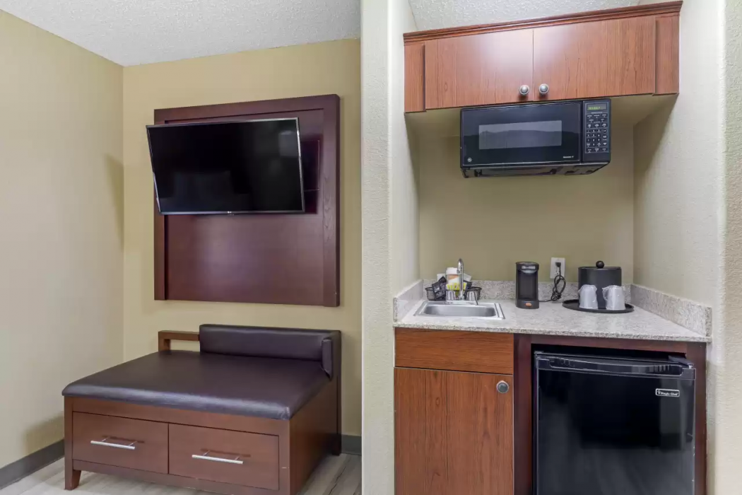 Comfort Suites Lakewood - Denver 22/38