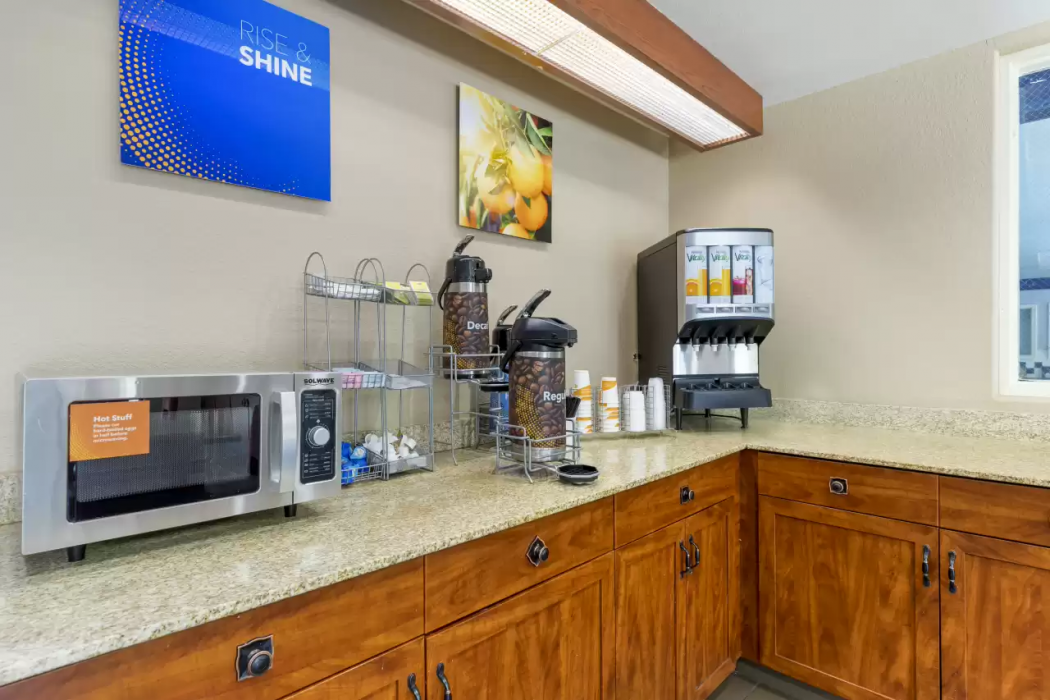 Comfort Suites Lakewood - Denver 24/38