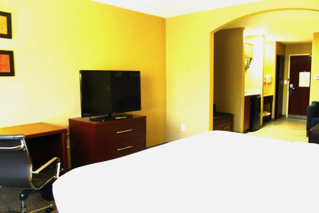 Comfort Suites Lakewood - Denver 12/38