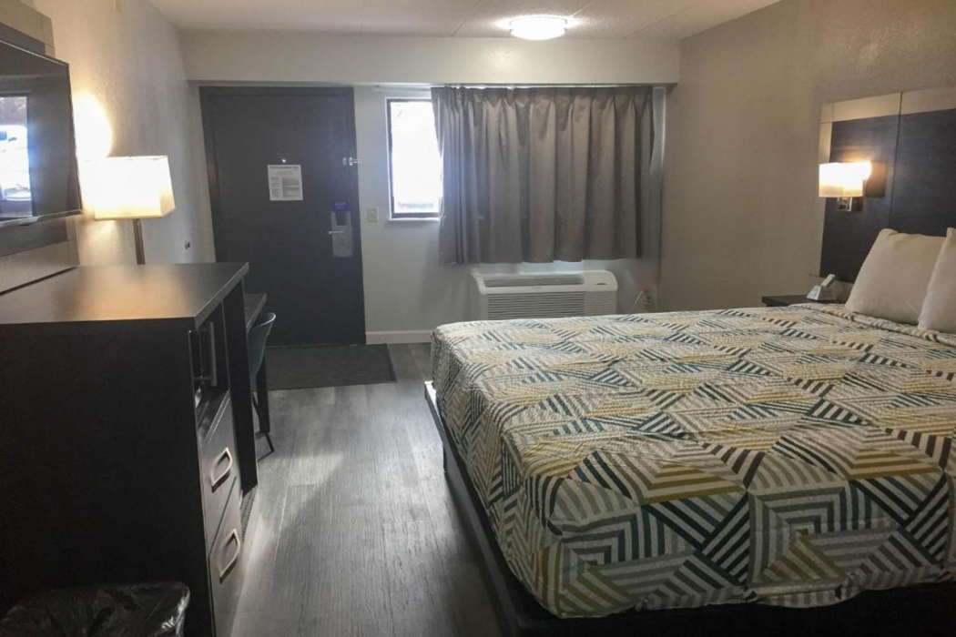 Motel6 Burnsville, MN 17/46