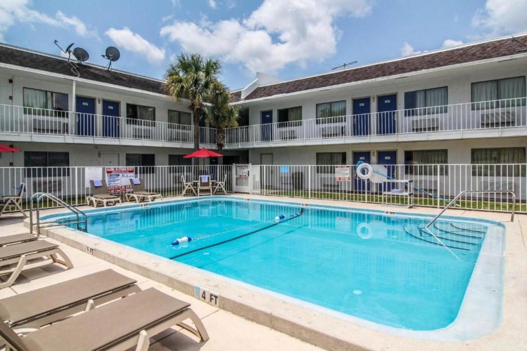Motel6 Jacksonville, FL - Orange Park 40/60