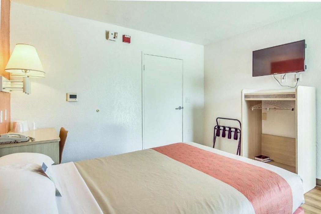 Motel6 Jacksonville, FL - Orange Park 21/60