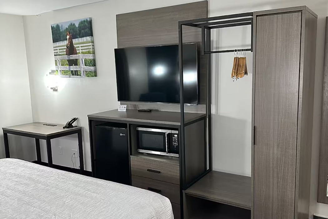 Baymont by Wyndham La Grange KY Southeast 6/37