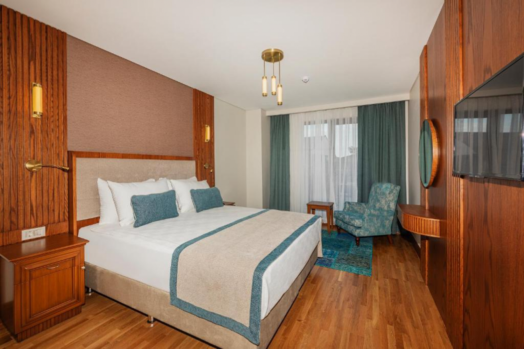 Triton Hotel 16/60