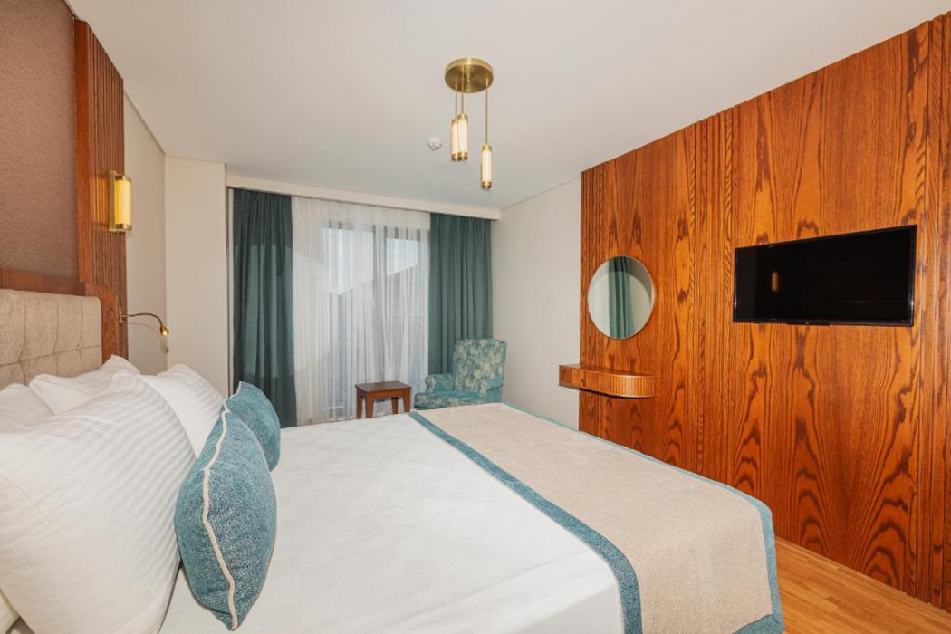 Triton Hotel 17/60