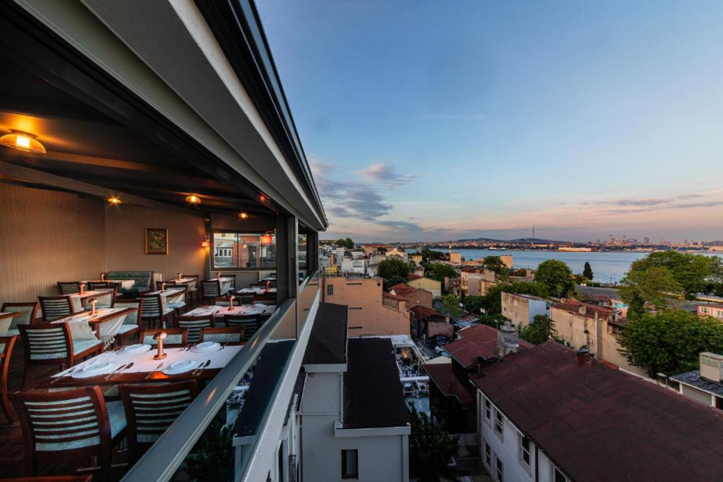 Triton Hotel 33/60