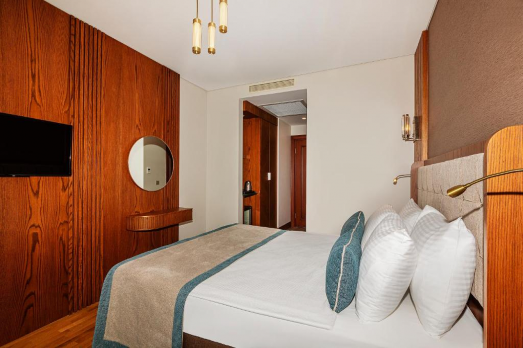 Triton Hotel 19/60