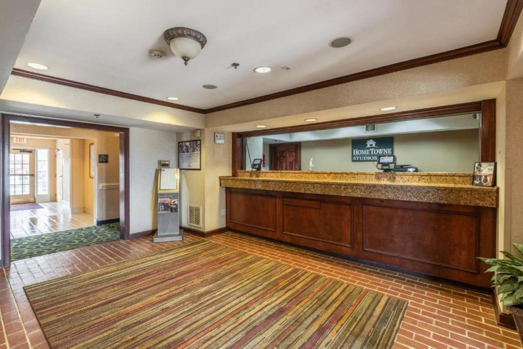 Hometowne Studios And Suites Charlotte Concord 3/8