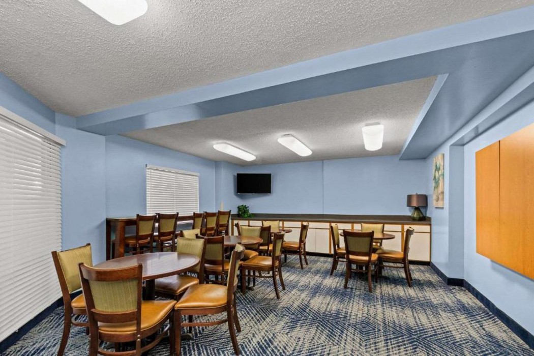 Suburban Studios Sterling - Washington Dulles 2/15