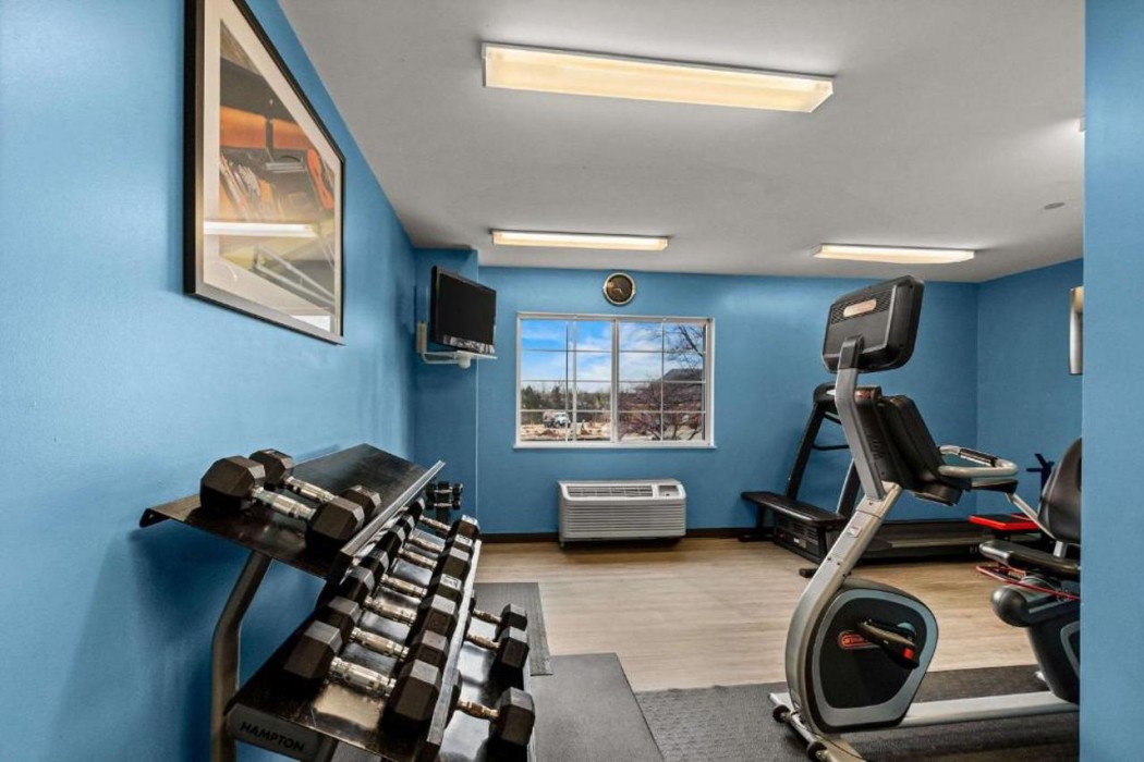 Suburban Studios Sterling - Washington Dulles 10/15