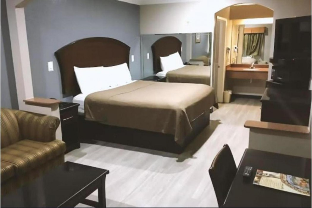 Hotel O Regency Suites Houston - IAH Beltway 8 11/37