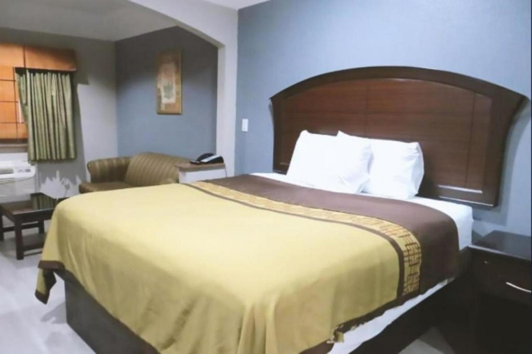 Hotel O Regency Suites Houston - IAH Beltway 8 9/37