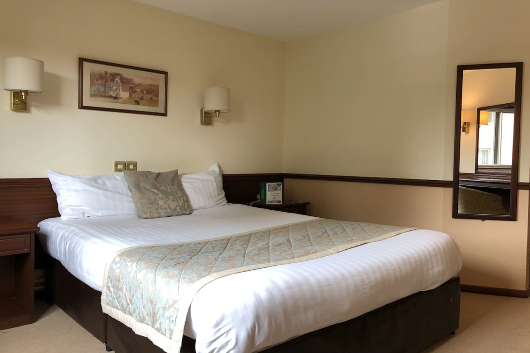 The Arden Hotel & Leisure Club 12/70