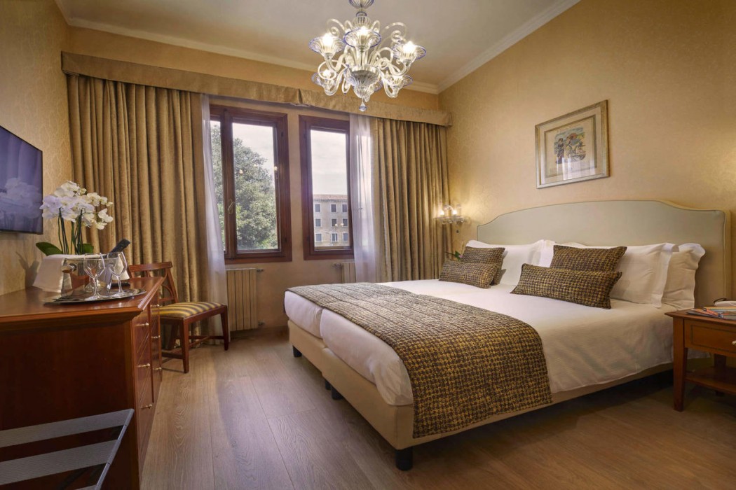 Room at La Locanda di Orsaria, VENICE