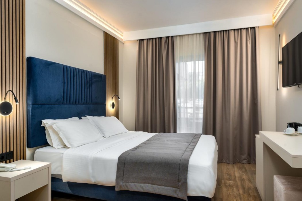 Palatino Hotel 35/83