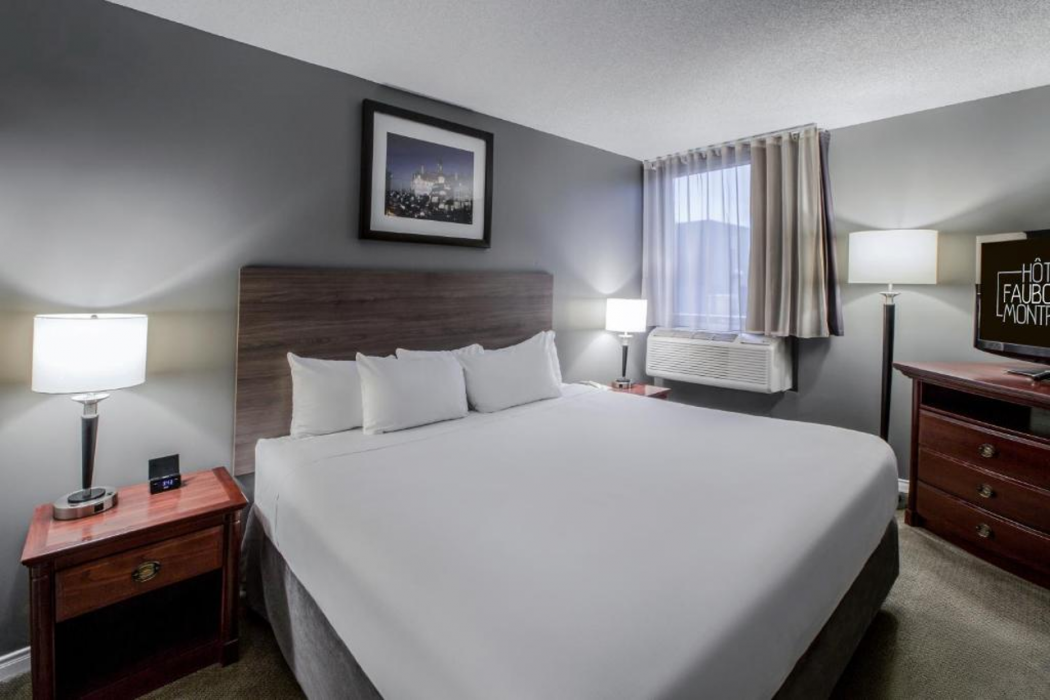 Hotel Faubourg Montreal 8/61