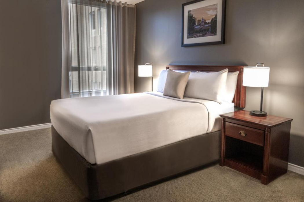 Hotel Faubourg Montreal 11/61
