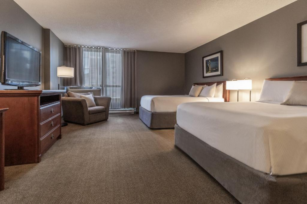 Hotel Faubourg Montreal 10/61