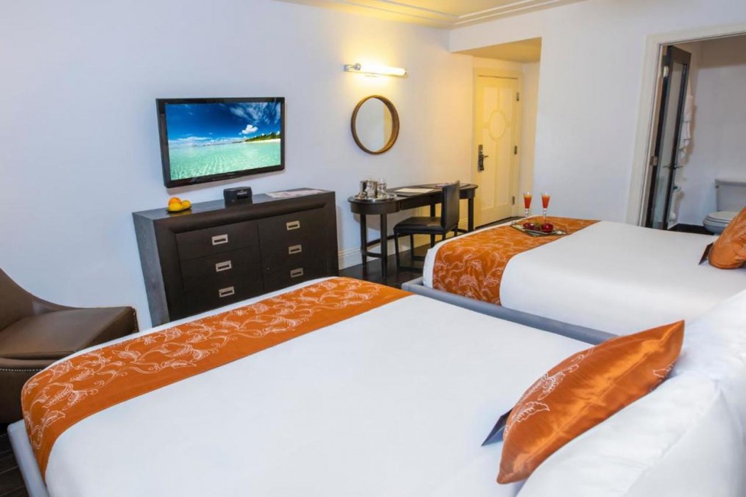 Riviera Suites South Beach 10/65