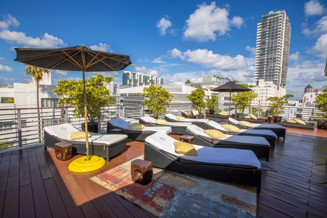 Riviera Suites South Beach 32/65